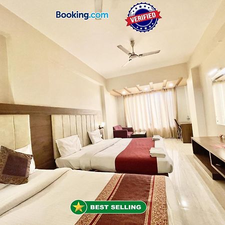 Hotel Rudraksh ! Varanasi !Fully-Air-Conditioned Hotel At Prime Location With Parking Availability, Near Kashi Vishwanath Temple, And Ganga Ghat 2 Zewnętrze zdjęcie
